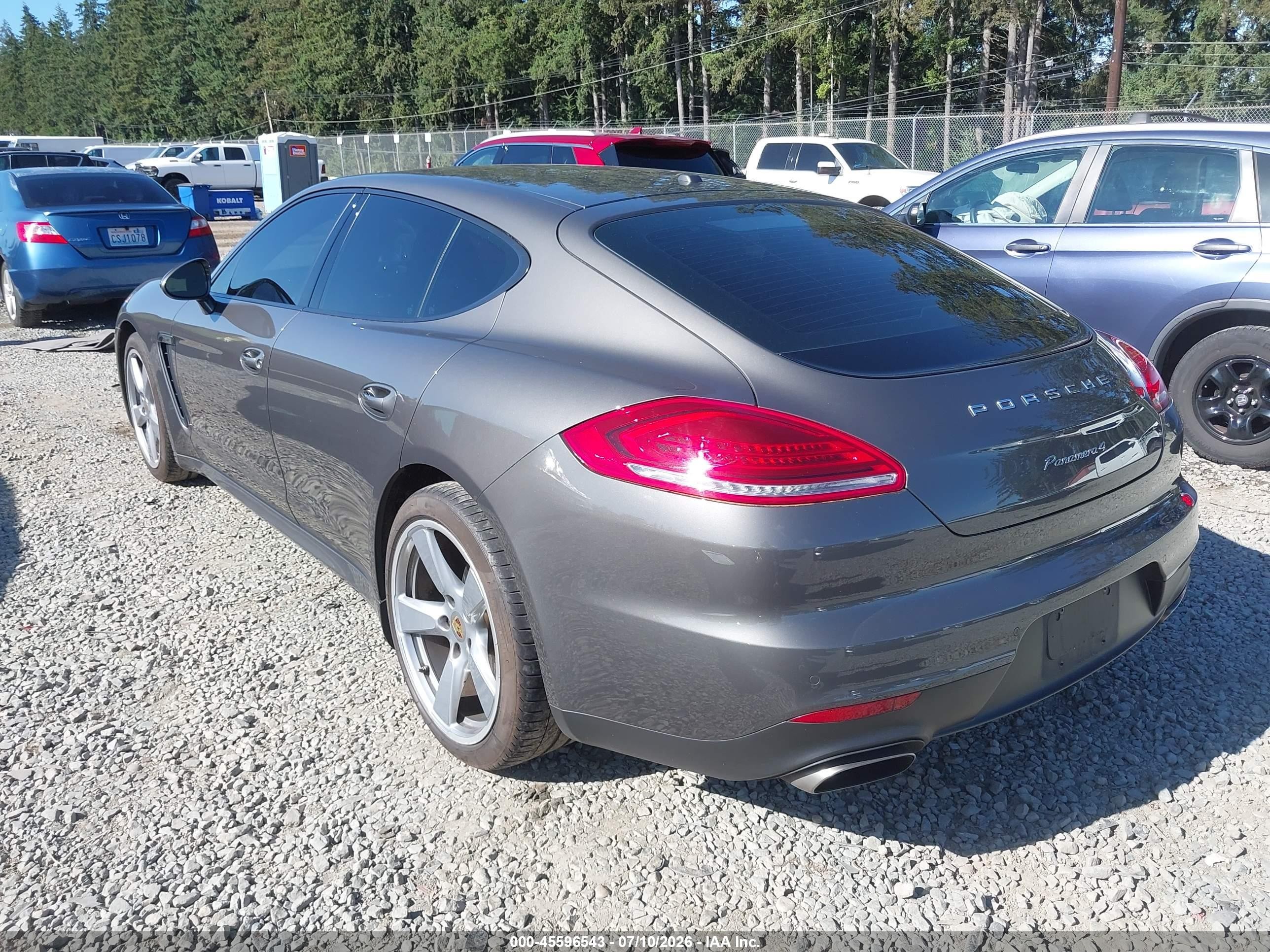 2015 Porsche Panamera 4 Серый vin: WP0AA2A75FL001290