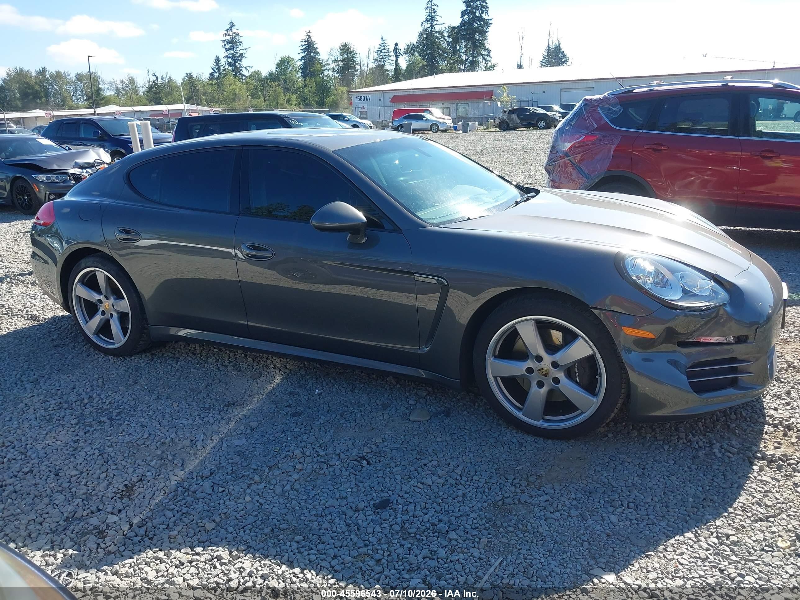 2015 Porsche Panamera 4 Серый vin: WP0AA2A75FL001290