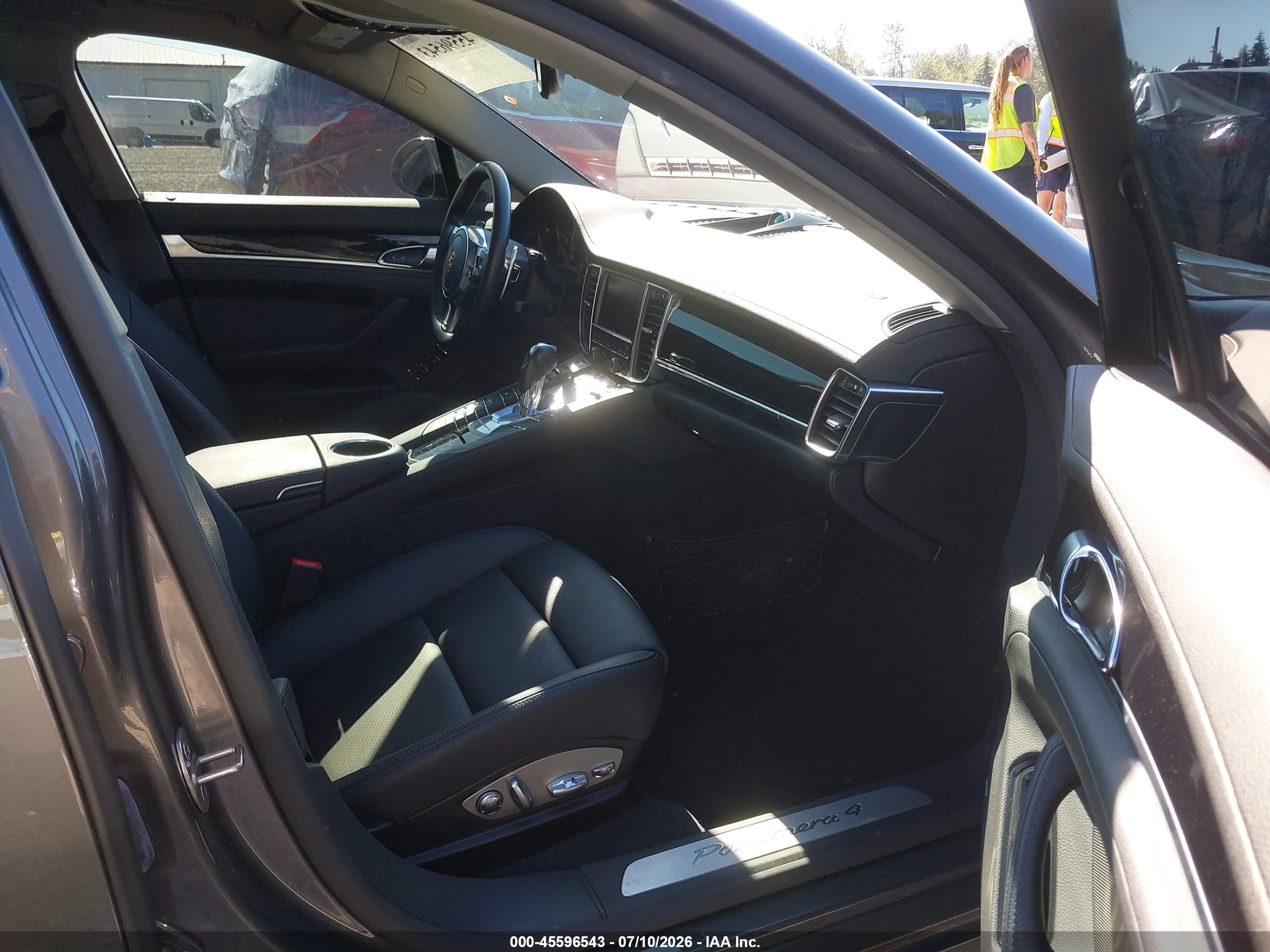 2015 Porsche Panamera 4 Серый vin: WP0AA2A75FL001290