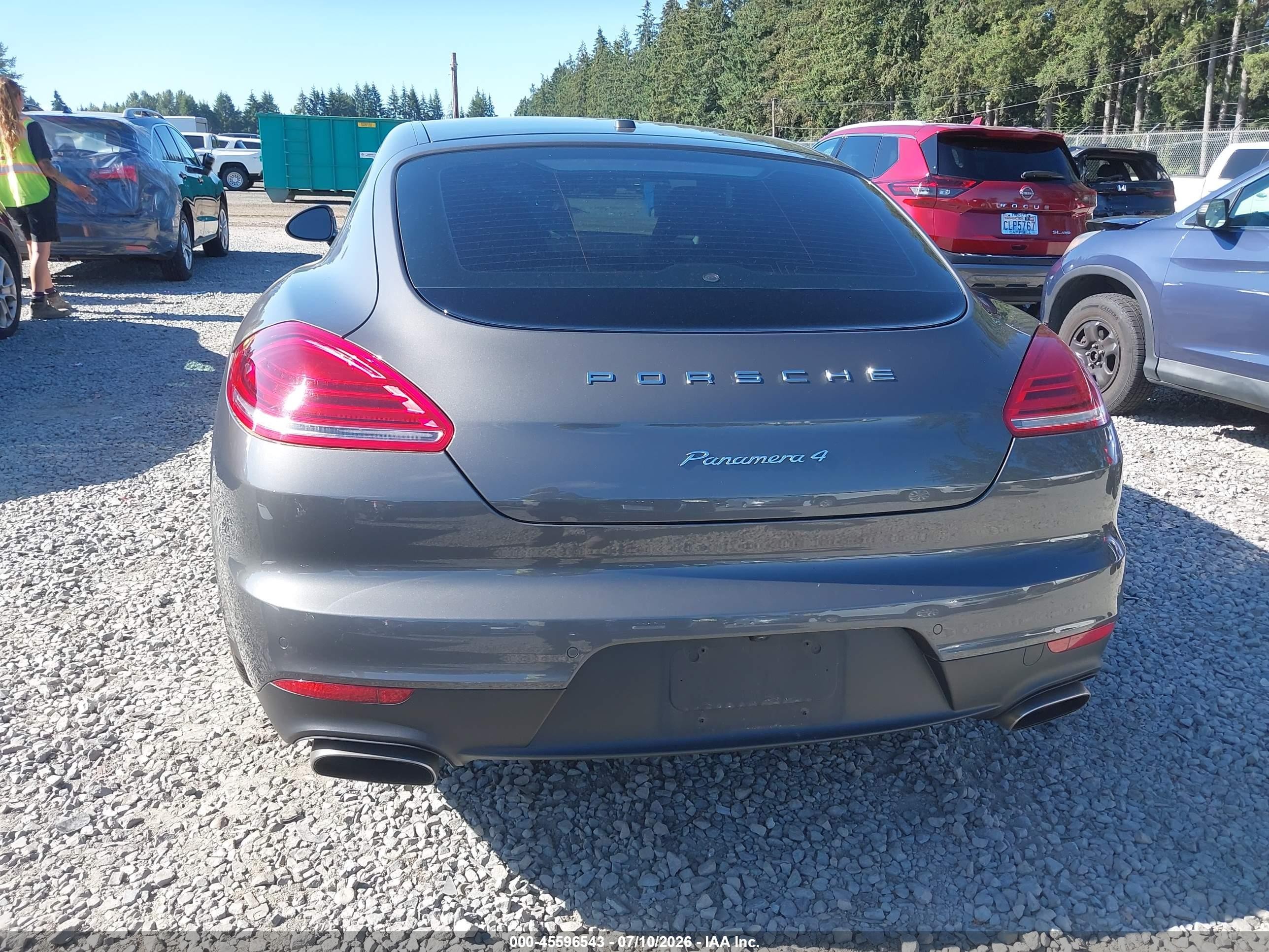 2015 Porsche Panamera 4 Серый vin: WP0AA2A75FL001290