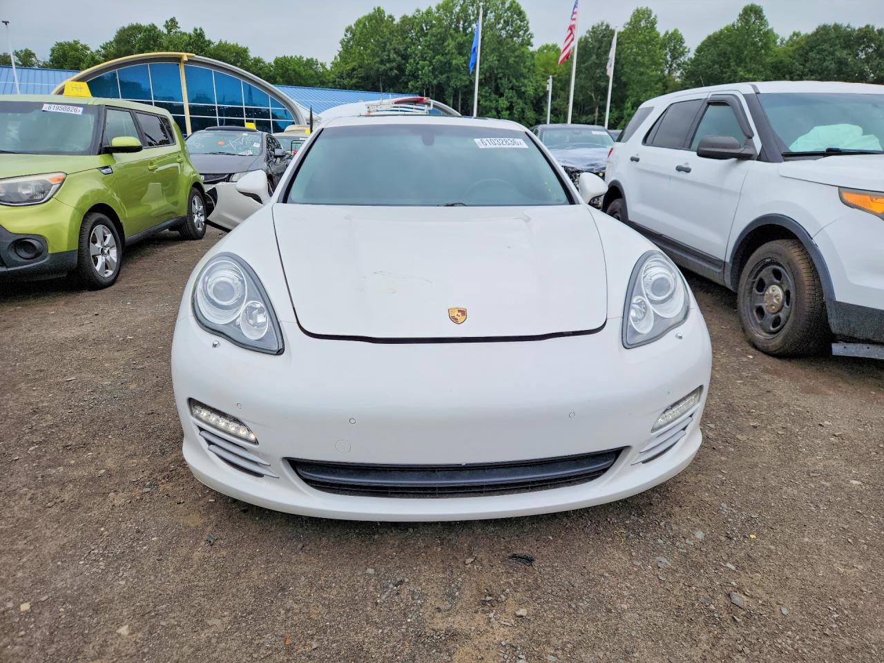 2012 Porsche Panamera 2 Белый vin: WP0AA2A76CL070663