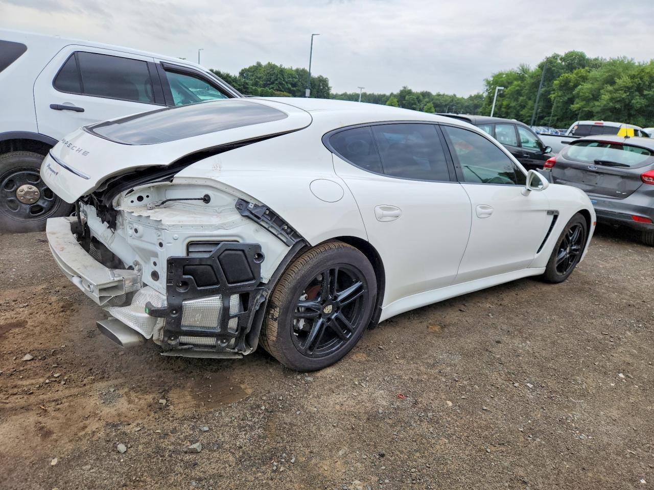2012 Porsche Panamera 2 Белый vin: WP0AA2A76CL070663