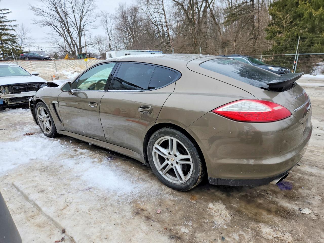2013 Porsche Panamera 2 Желто-коричневый vin: WP0AA2A76DL013817