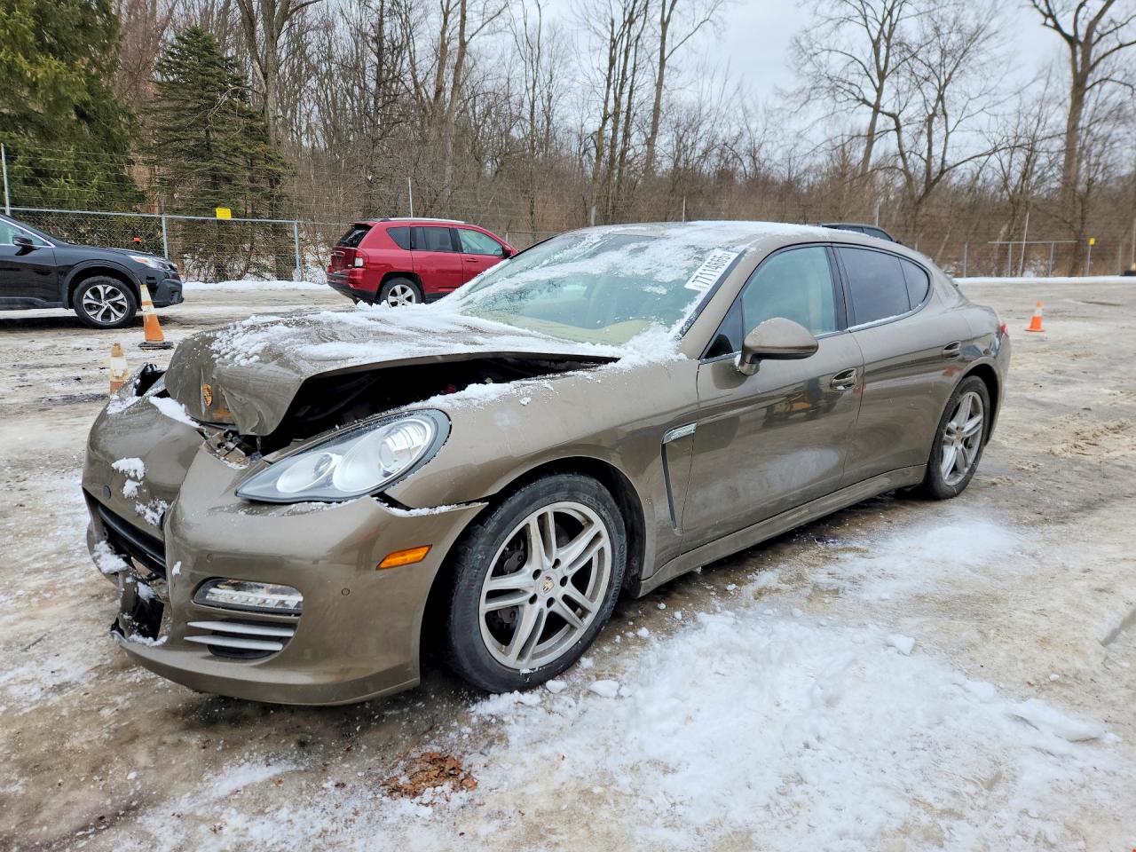 2013 Porsche Panamera 2 Желто-коричневый vin: WP0AA2A76DL013817