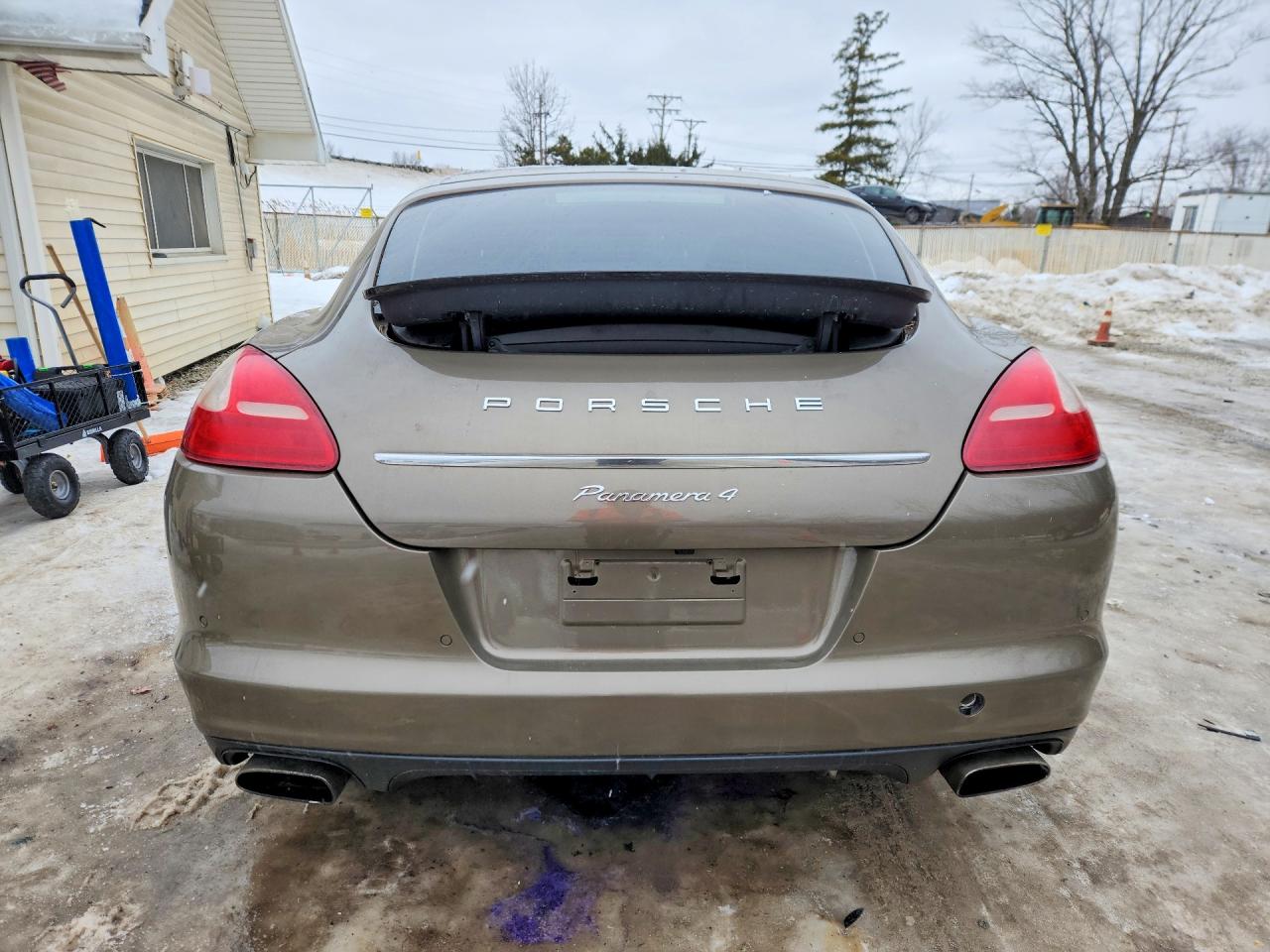 2013 Porsche Panamera 2 Желто-коричневый vin: WP0AA2A76DL013817
