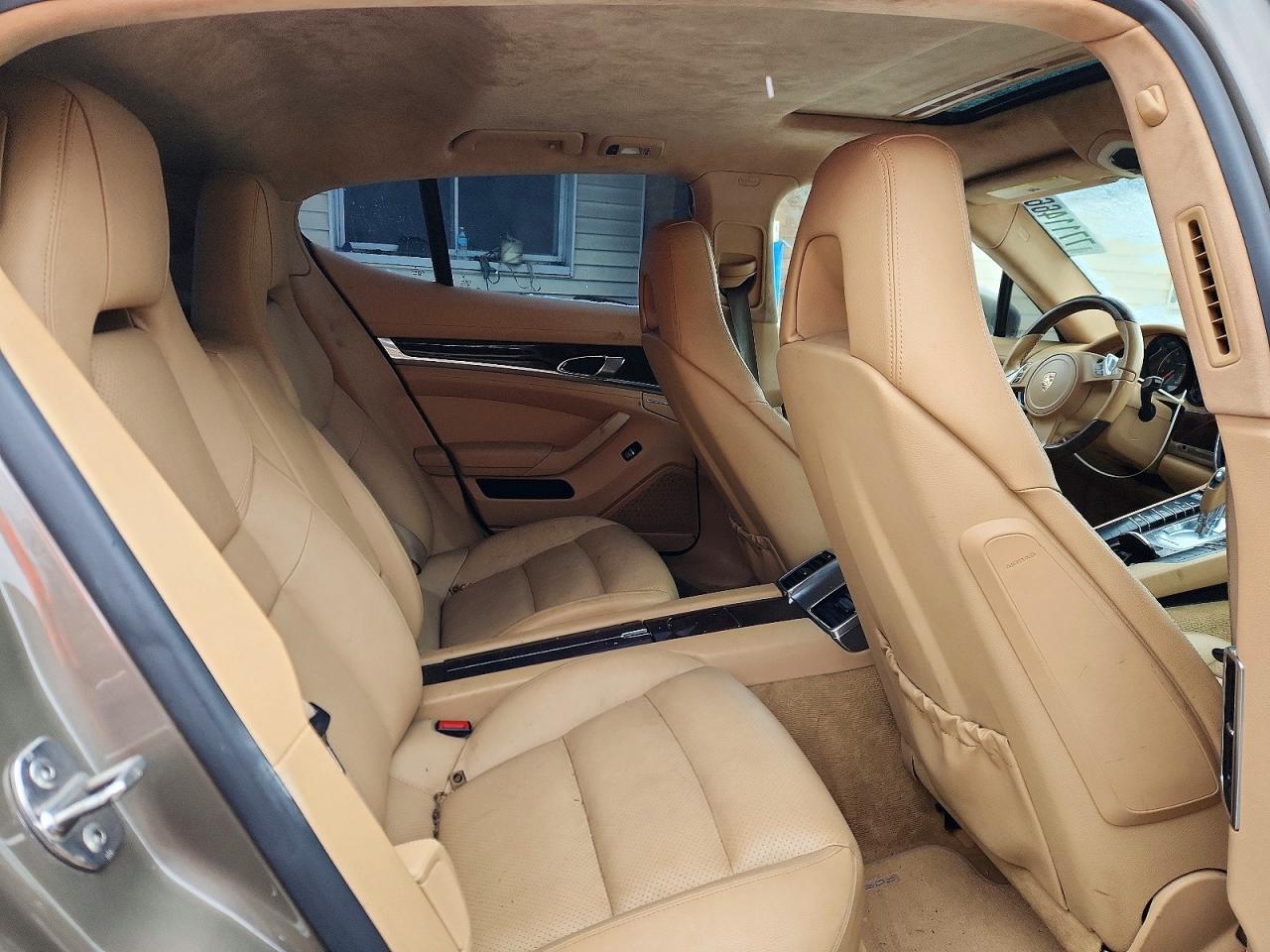 2013 Porsche Panamera 2 Желто-коричневый vin: WP0AA2A76DL013817