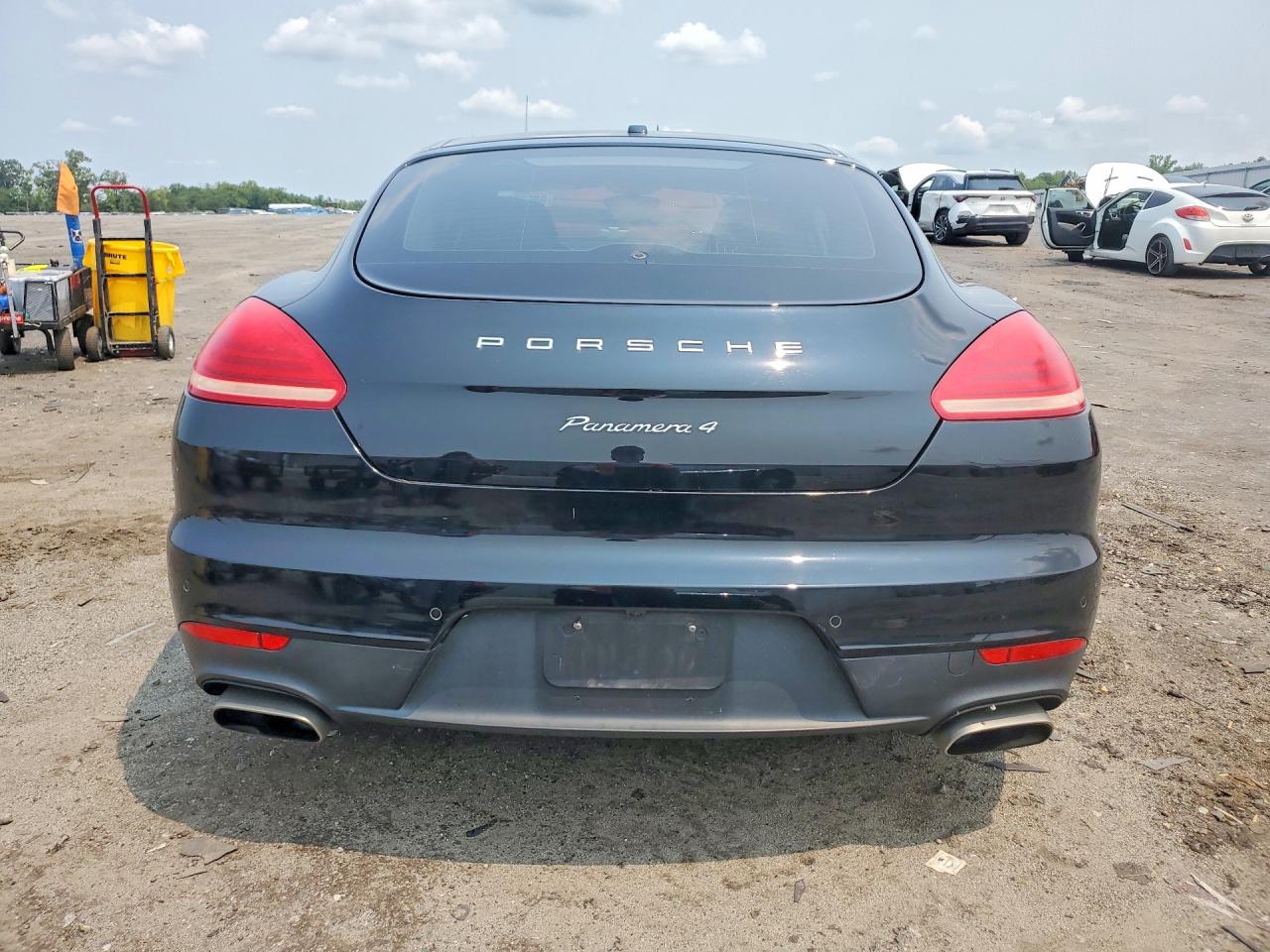 2014 Porsche Panamera 2 Black vin: WP0AA2A76EL006142