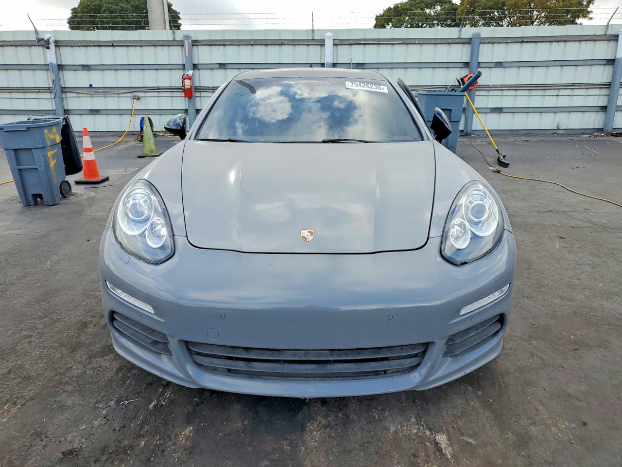2014 Porsche Panamera 2 Gray vin: WP0AA2A76EL010496