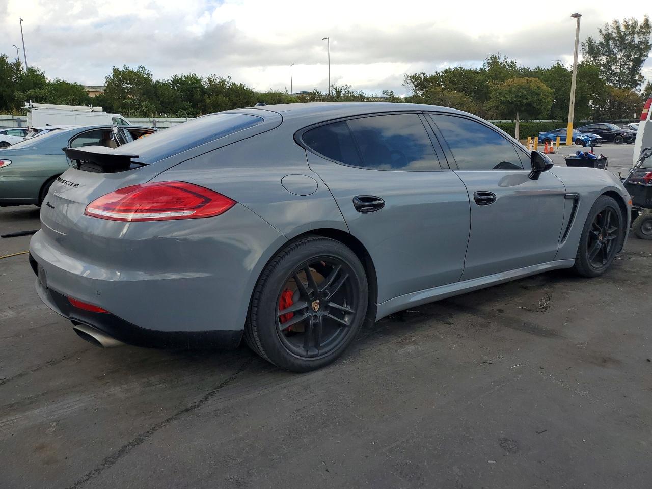 2014 Porsche Panamera 2 Gray vin: WP0AA2A76EL010496