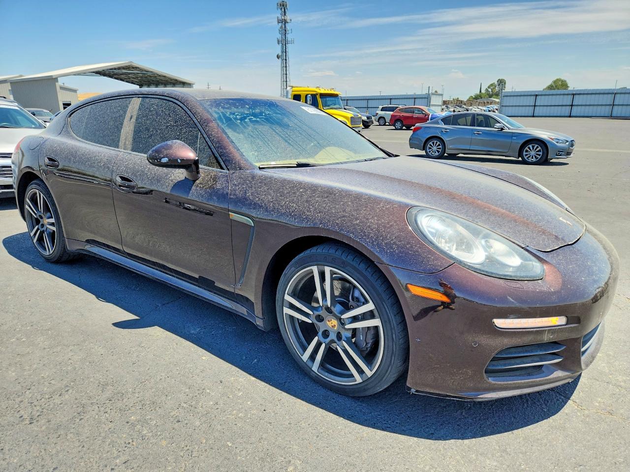 2014 Porsche Panamera 2 Burgundy vin: WP0AA2A76EL014077