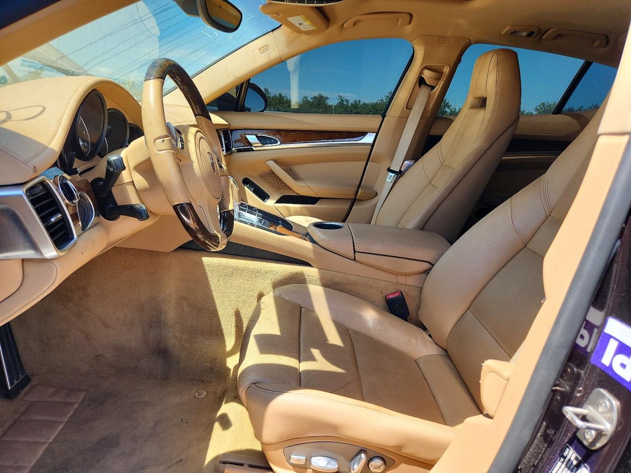 2014 Porsche Panamera 2 Burgundy vin: WP0AA2A76EL014077