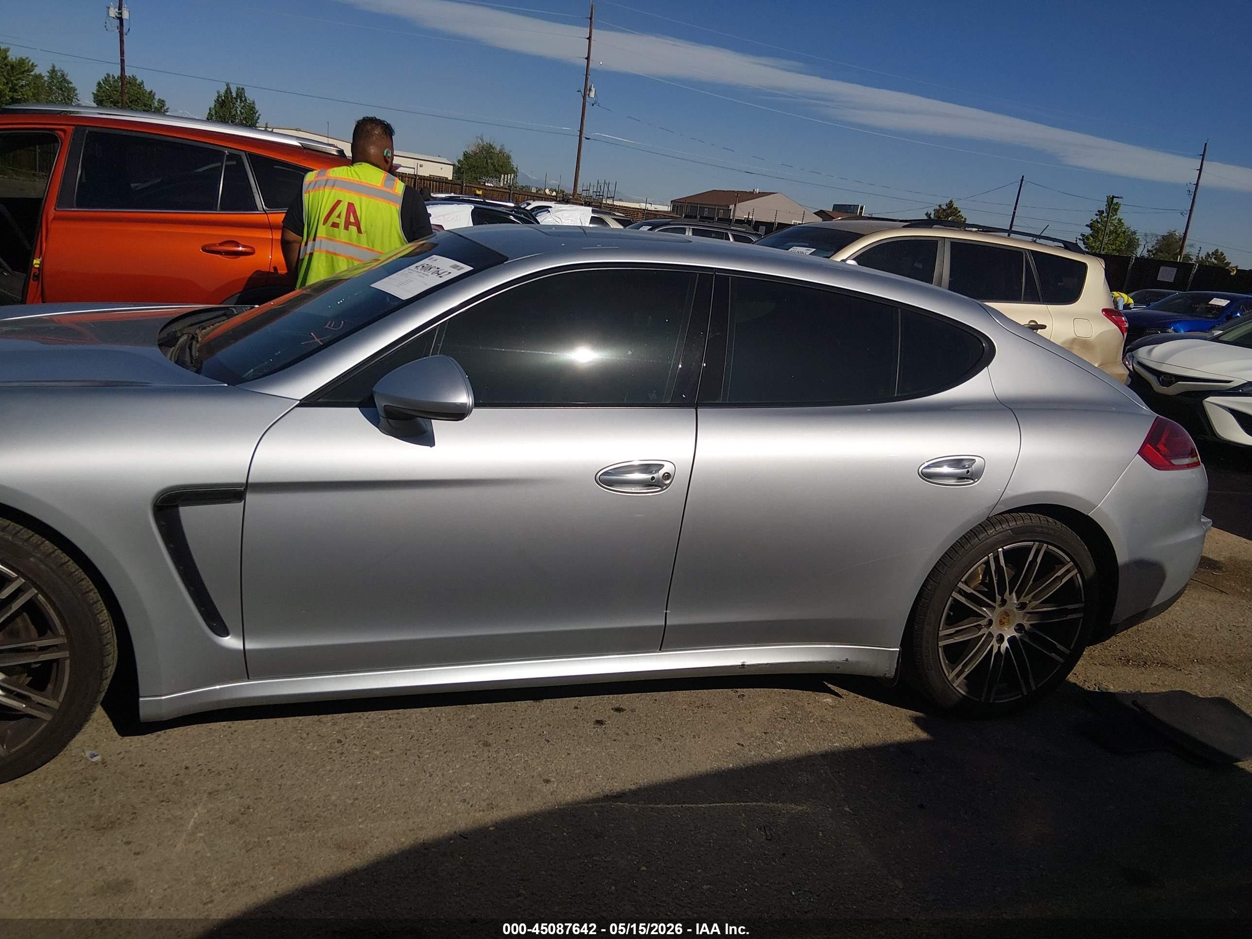 2015 Porsche Panamera 4 Silver vin: WP0AA2A76FL003310