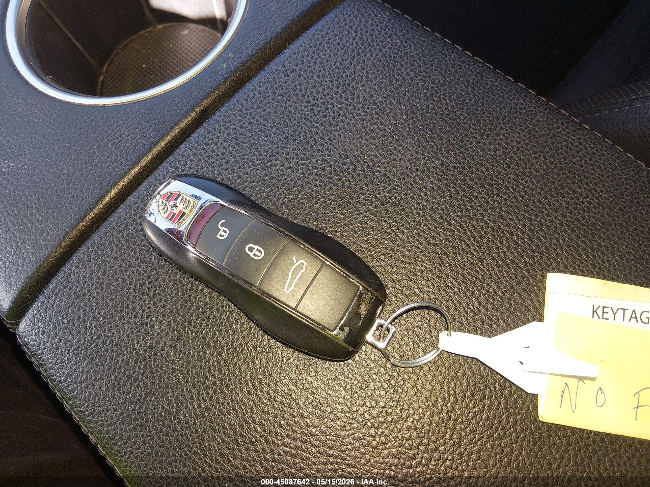 2015 Porsche Panamera 4 Silver vin: WP0AA2A76FL003310