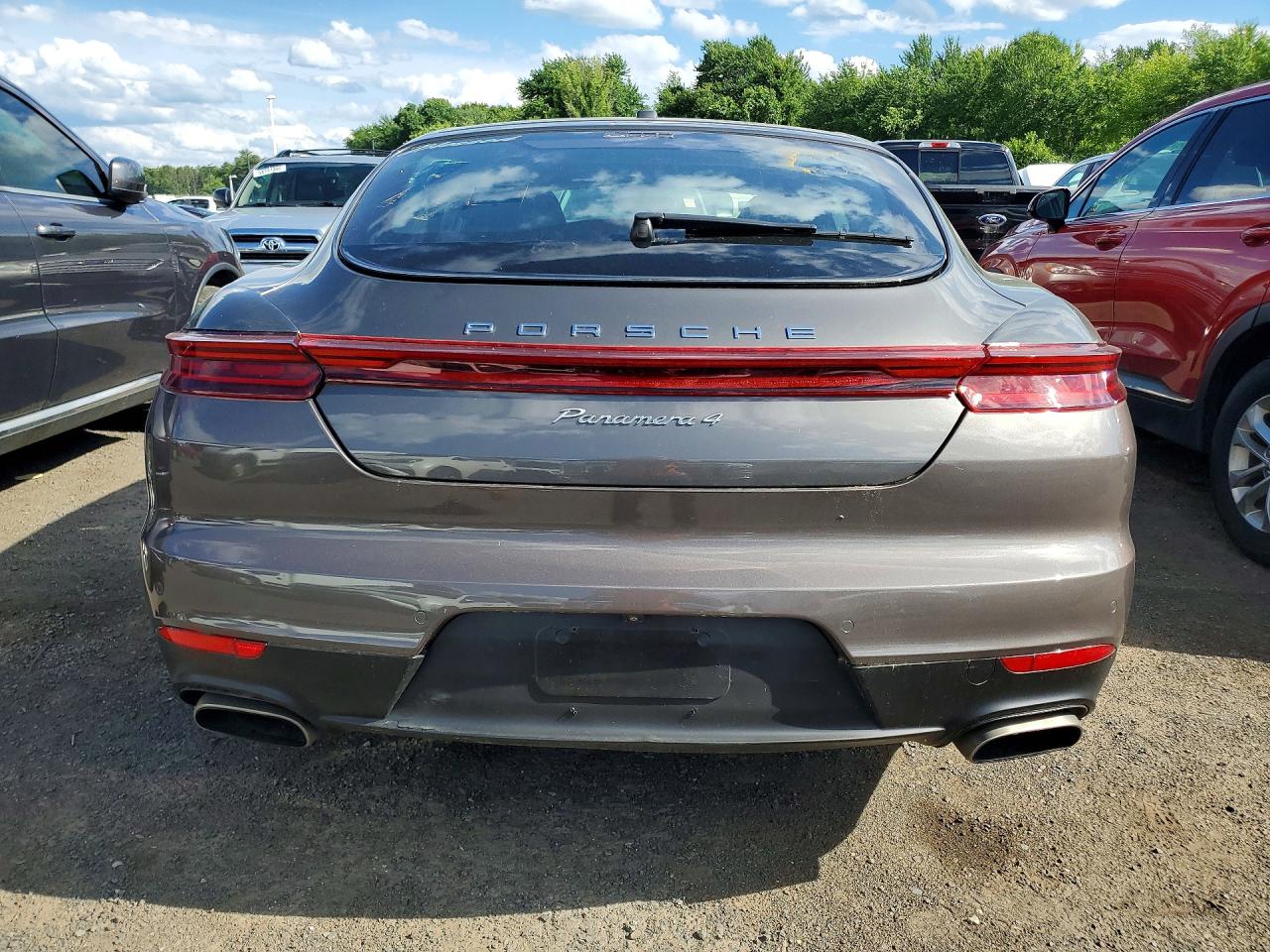 2015 Porsche Panamera 2 Gray vin: WP0AA2A76FL005185