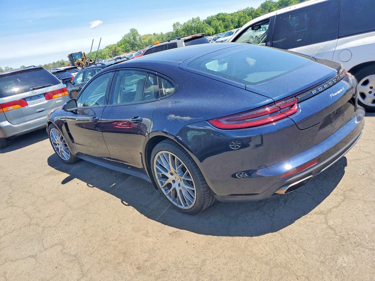 2018 Porsche Panamera 4 Blue vin: WP0AA2A76JL107529