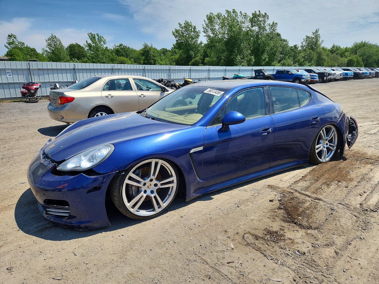 2012 Porsche Panamera 2 Blue vin: WP0AA2A77CL014618