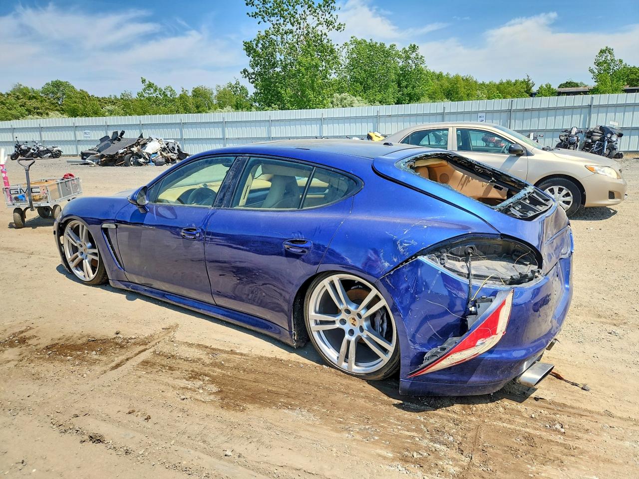 2012 Porsche Panamera 2 Blue vin: WP0AA2A77CL014618