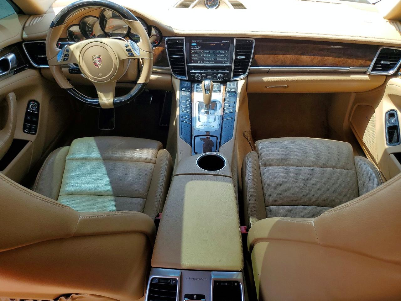 2015 Porsche Panamera 2 White vin: WP0AA2A77FL000528