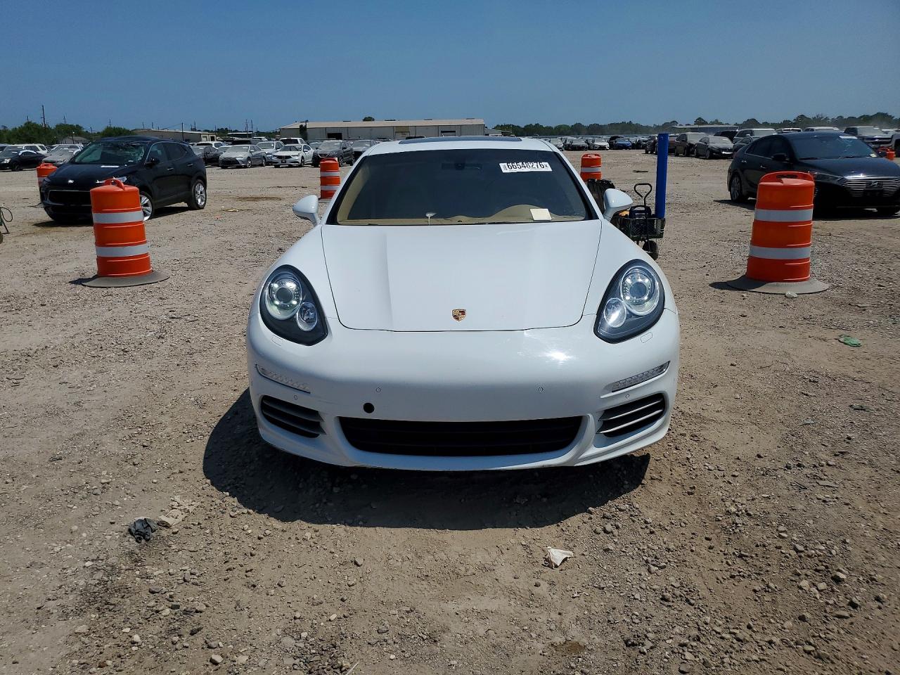 2015 Porsche Panamera 2 White vin: WP0AA2A77FL000528