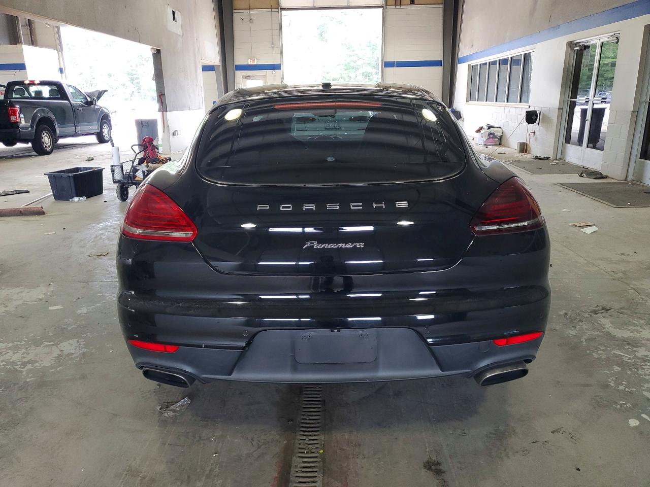 2015 Porsche Panamera 2 Черный vin: WP0AA2A77FL002411