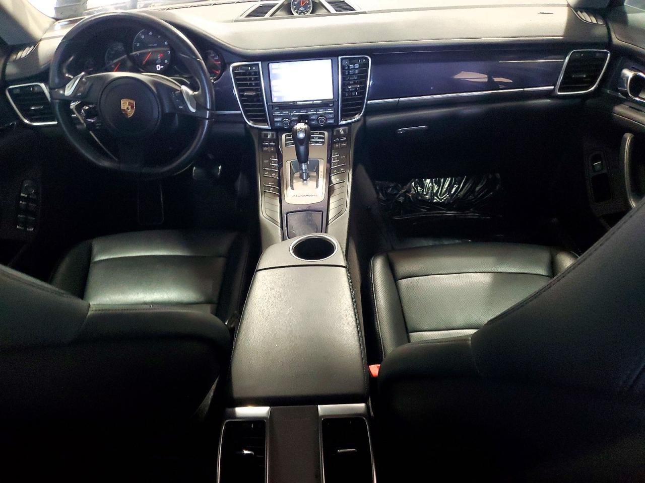 2015 Porsche Panamera 2 Черный vin: WP0AA2A77FL002411