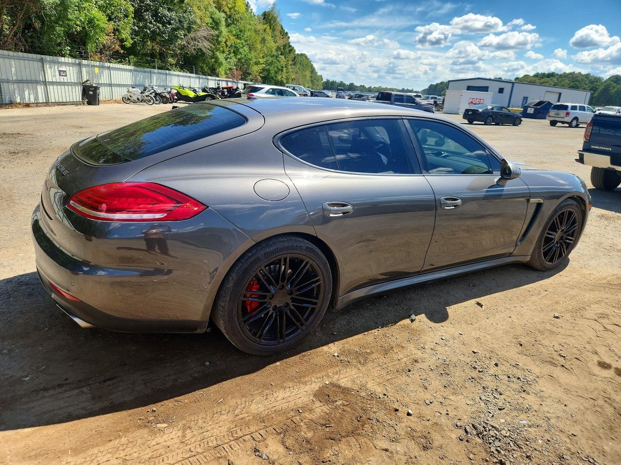 2015 Porsche Panamera 2 Gray vin: WP0AA2A77FL005700