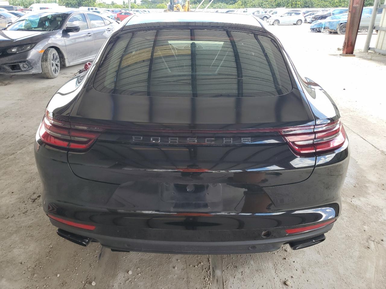 2018 Porsche Panamera 4 Черный vin: WP0AA2A77JL100234