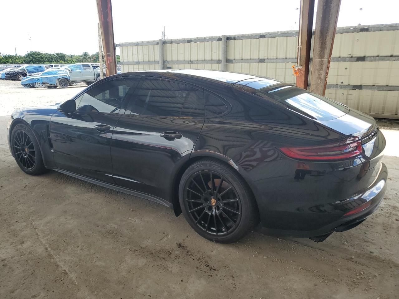 2018 Porsche Panamera 4 Черный vin: WP0AA2A77JL100234