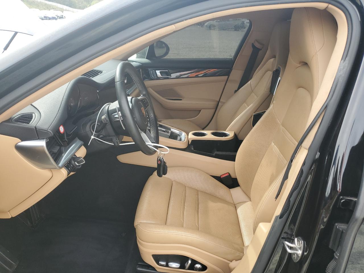 2018 Porsche Panamera 4 Черный vin: WP0AA2A77JL110357