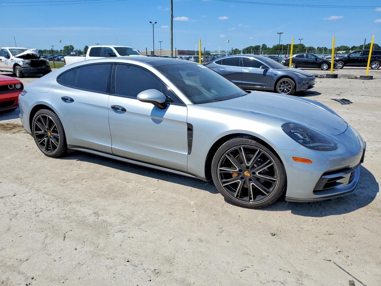 2018 Porsche Panamera 4 Silver vin: WP0AA2A77JL119804