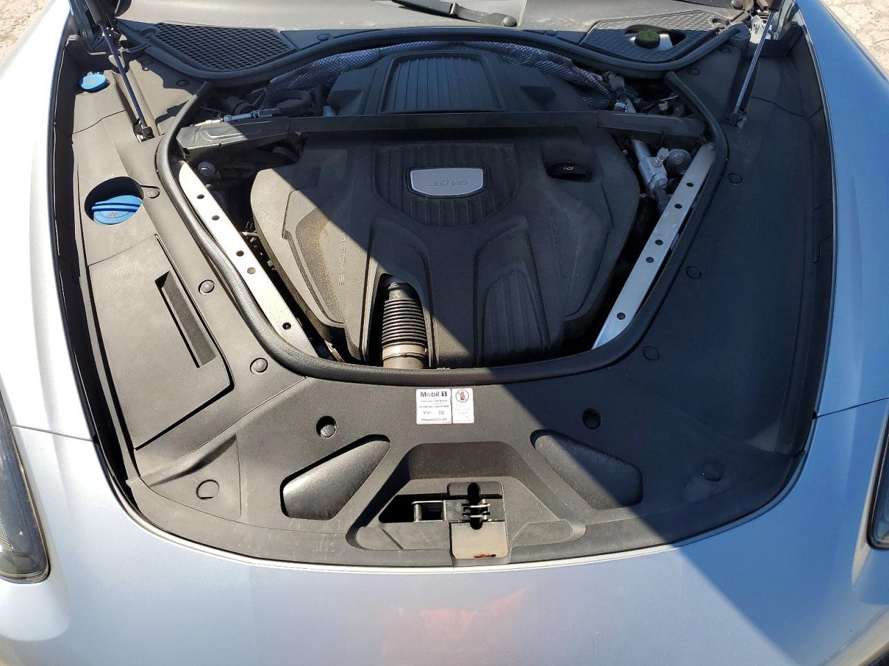 2018 Porsche Panamera 4 Silver vin: WP0AA2A77JL119804
