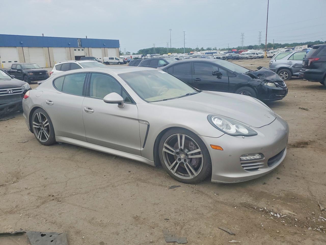 2011 Porsche Panamera 2 Silver vin: WP0AA2A78BL016599