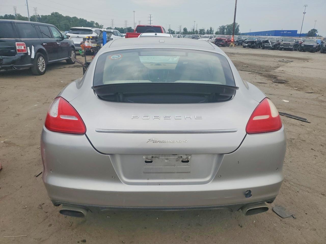 2011 Porsche Panamera 2 Silver vin: WP0AA2A78BL016599
