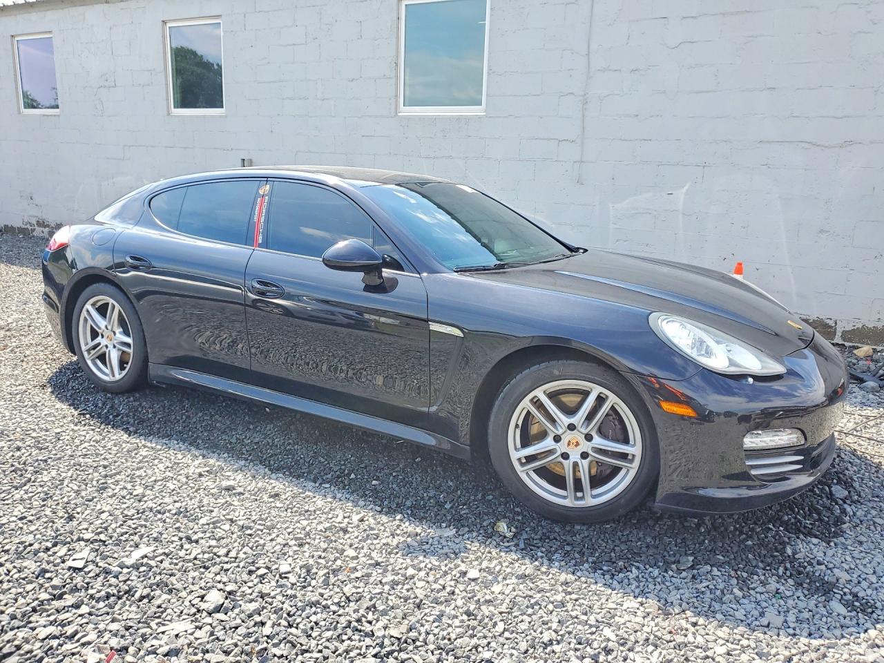 2013 Porsche Panamera 2 Black vin: WP0AA2A78DL016198