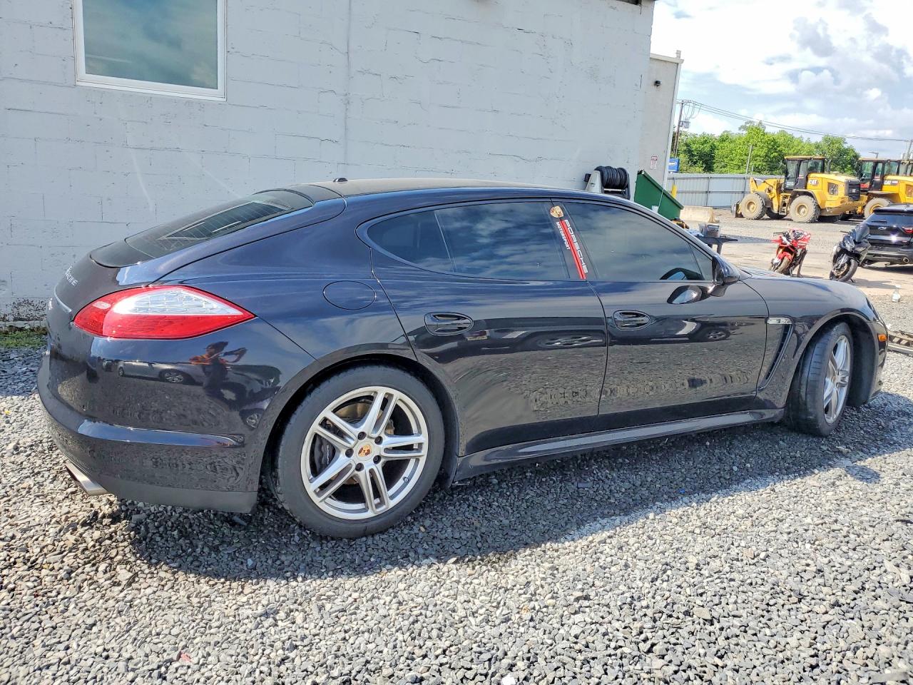 2013 Porsche Panamera 2 Black vin: WP0AA2A78DL016198