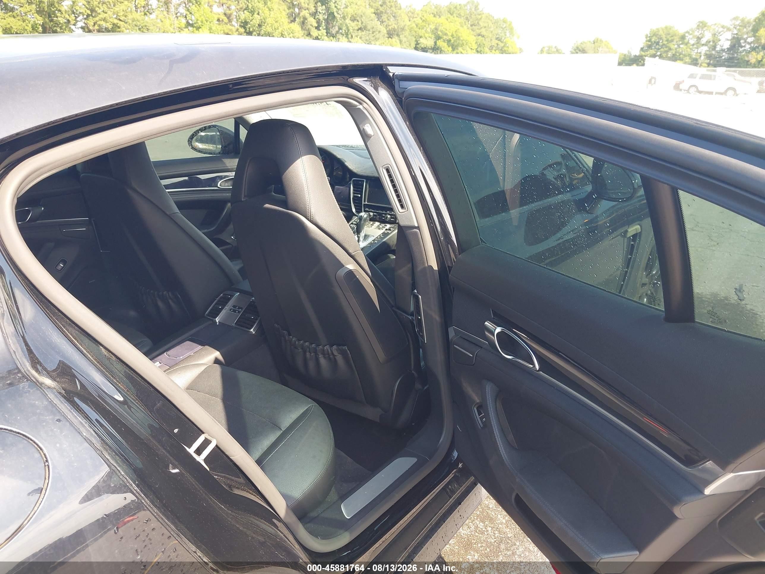 2015 Porsche Panamera 4 Черный vin: WP0AA2A78FL000778