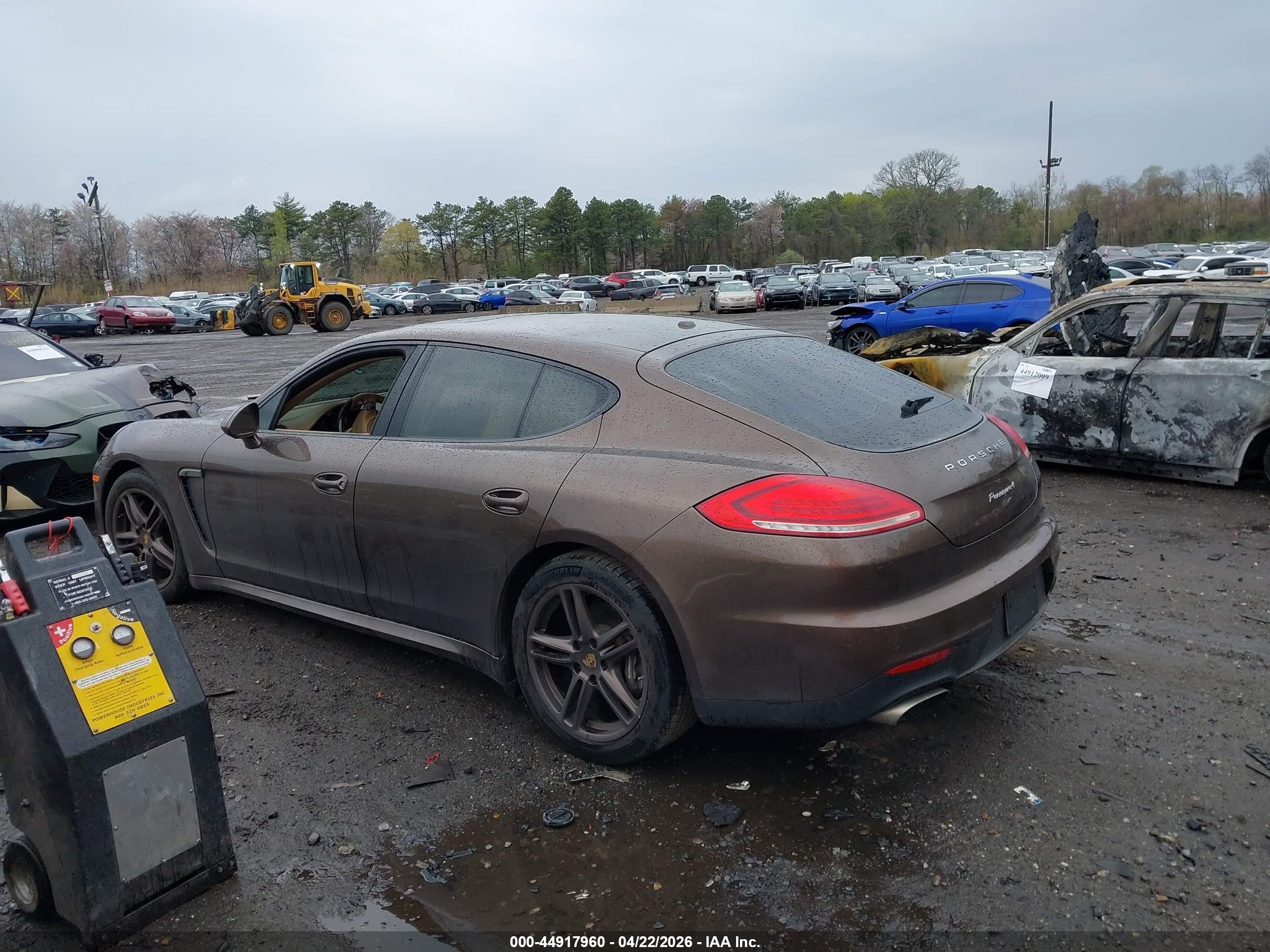 2015 Porsche Panamera 4 Brown vin: WP0AA2A78FL005981