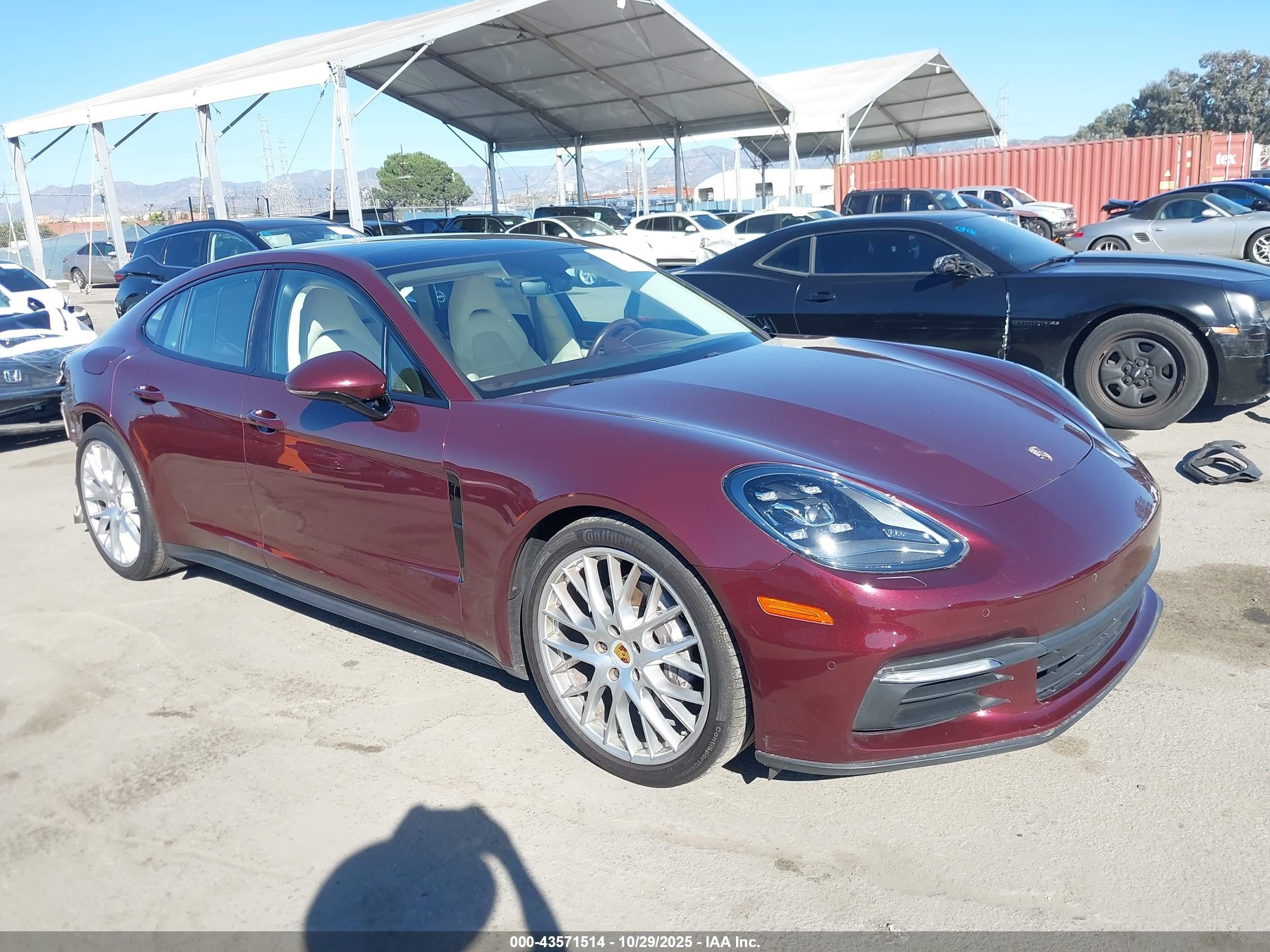 2018 Porsche Panamera 4 Champagne vin: WP0AA2A78JL108536
