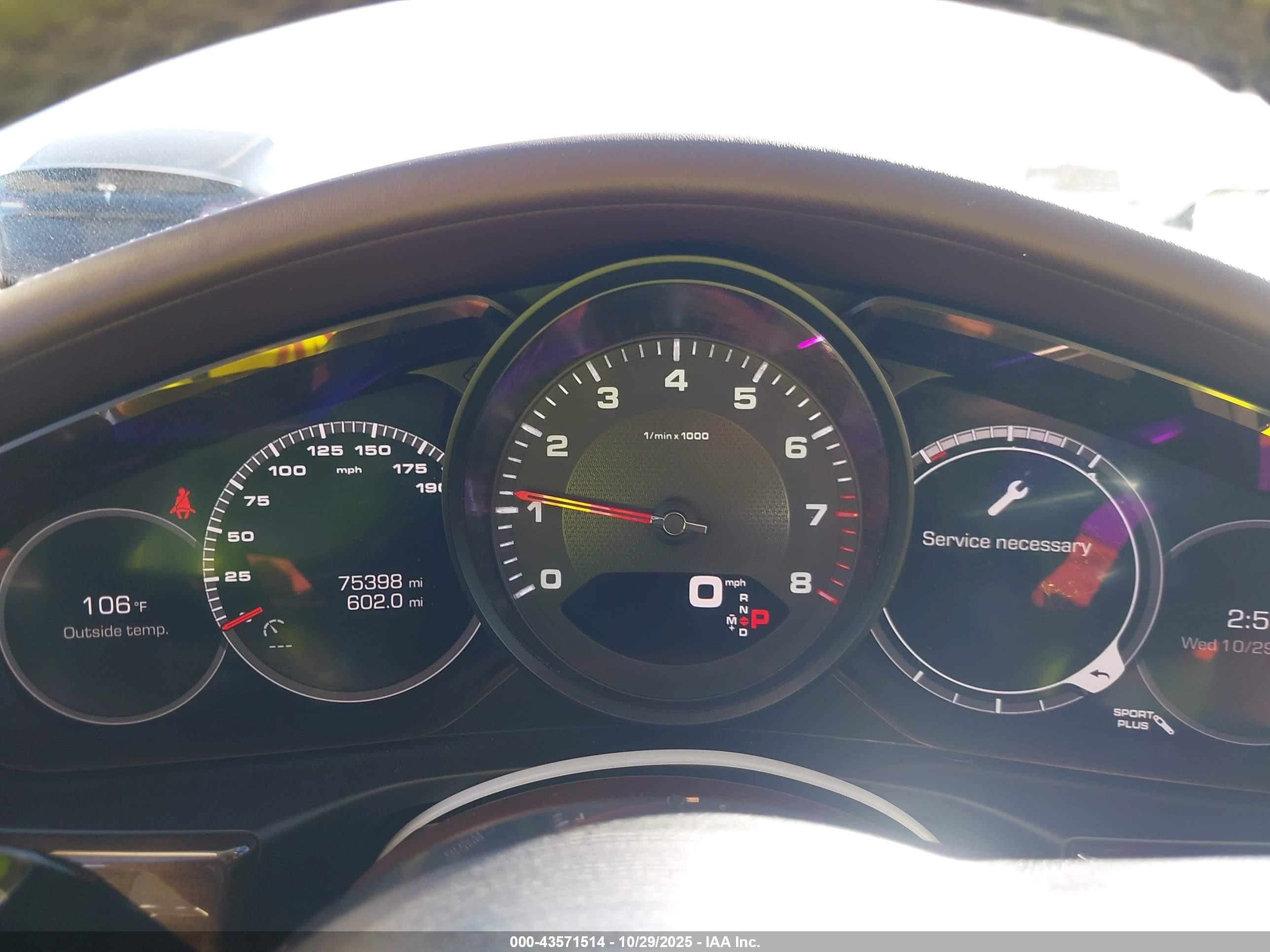 2018 Porsche Panamera 4 Champagne vin: WP0AA2A78JL108536