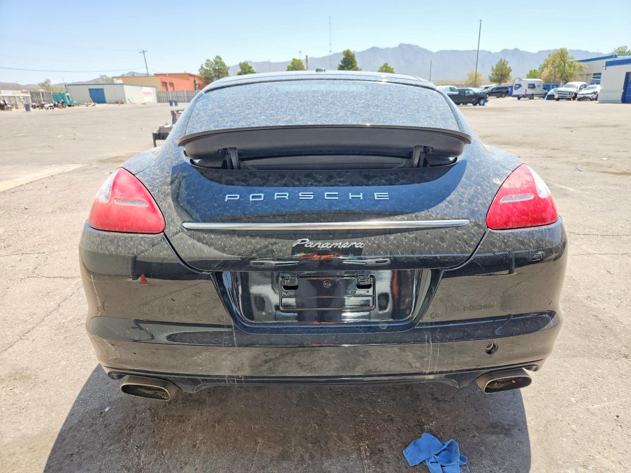 2011 Porsche Panamera 2/4 Black vin: WP0AA2A79BL013677