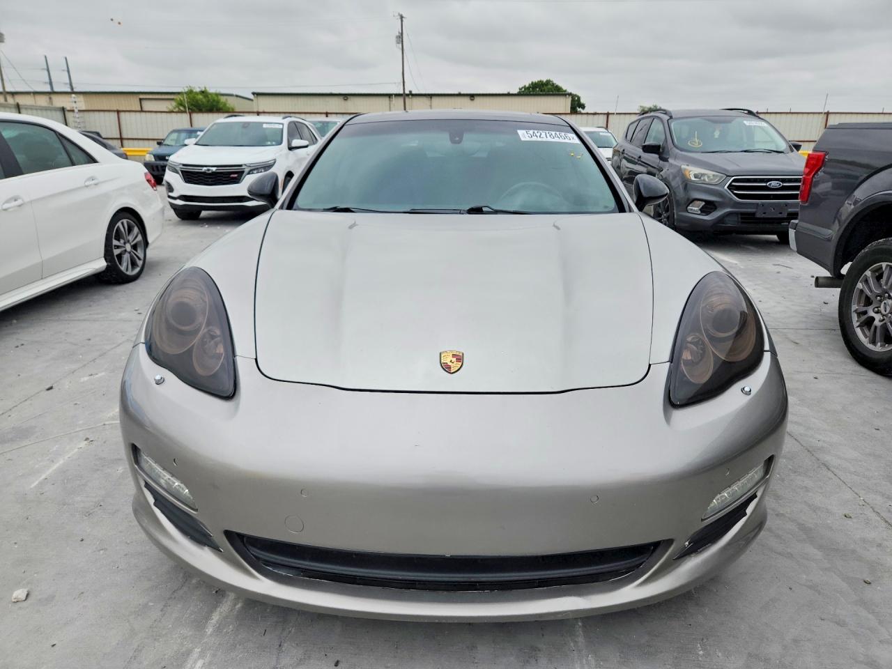 2012 Porsche Panamera 2 Beige vin: WP0AA2A79CL017651