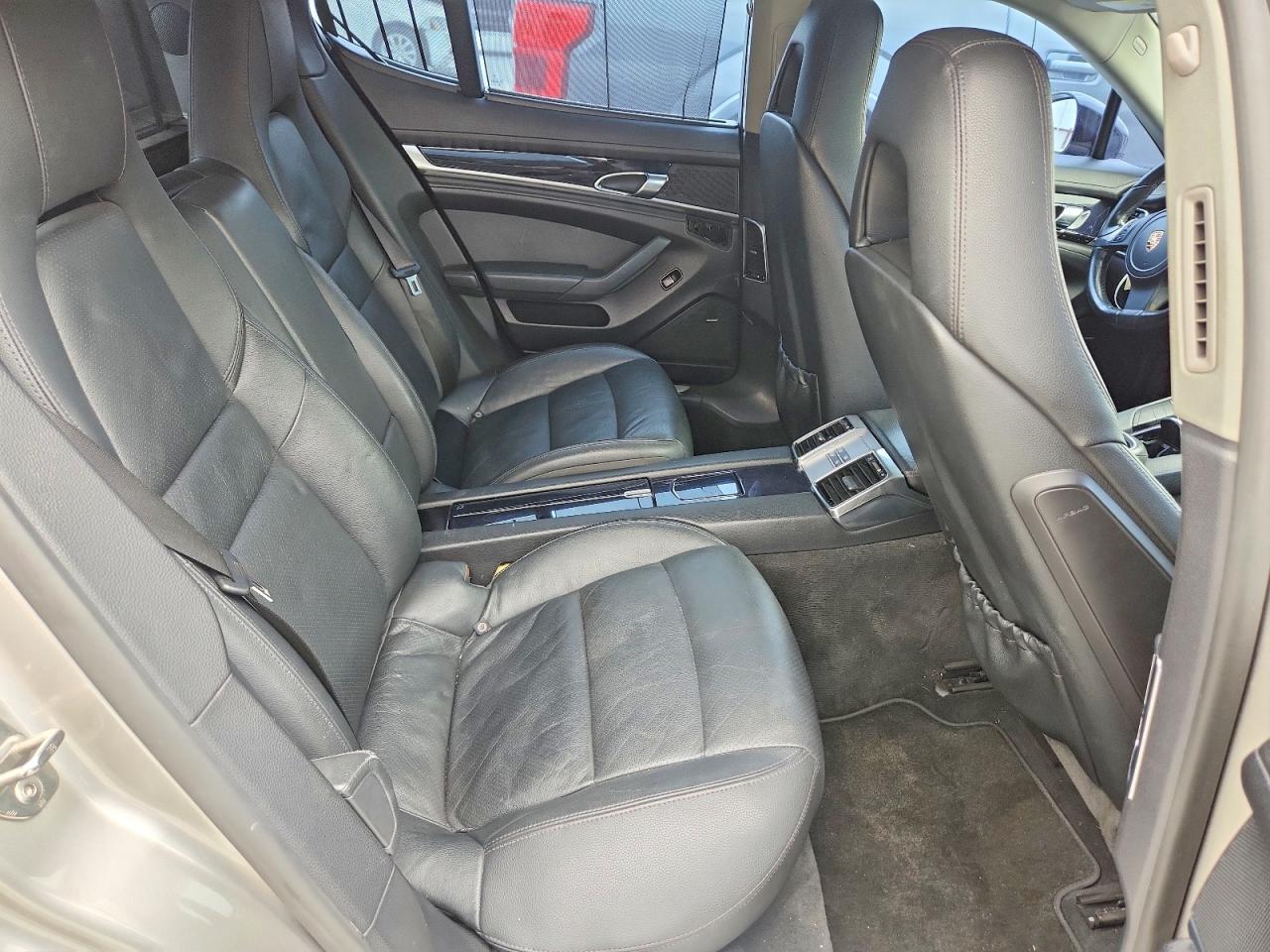 2012 Porsche Panamera 2 Beige vin: WP0AA2A79CL017651
