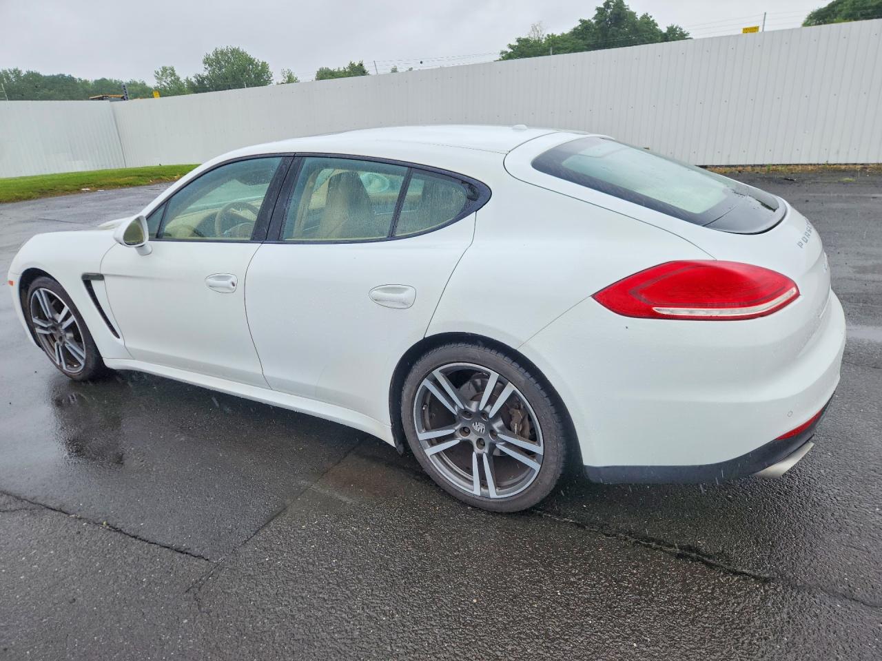 2015 Porsche Panamera 4s White vin: WP0AA2A79FL004998