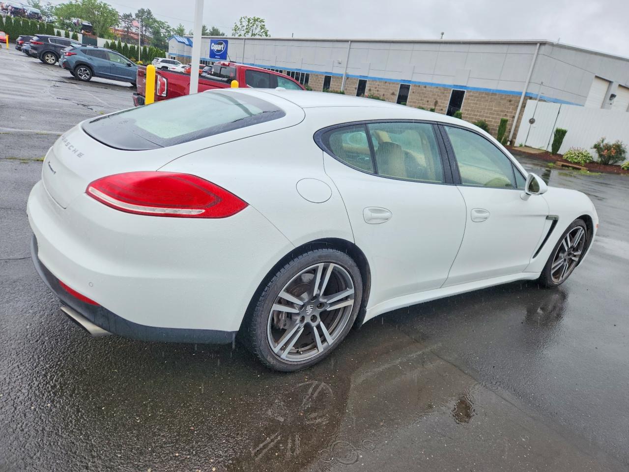 2015 Porsche Panamera 4s White vin: WP0AA2A79FL004998