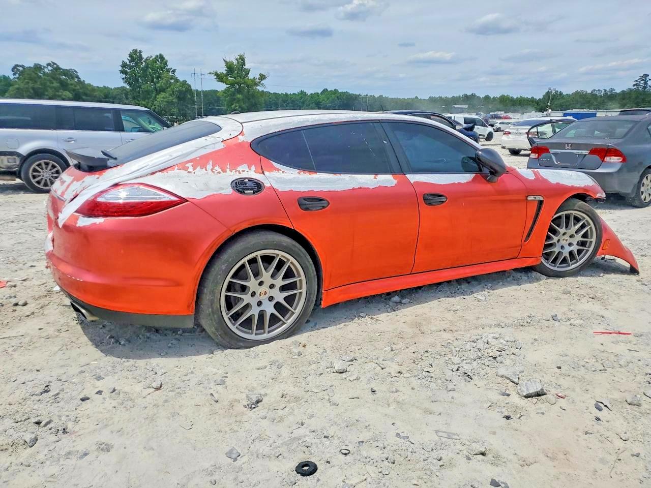 2011 Porsche Panamera Base (2wd), 4 (4wd) Two Tone vin: WP0AA2A7XBL012909