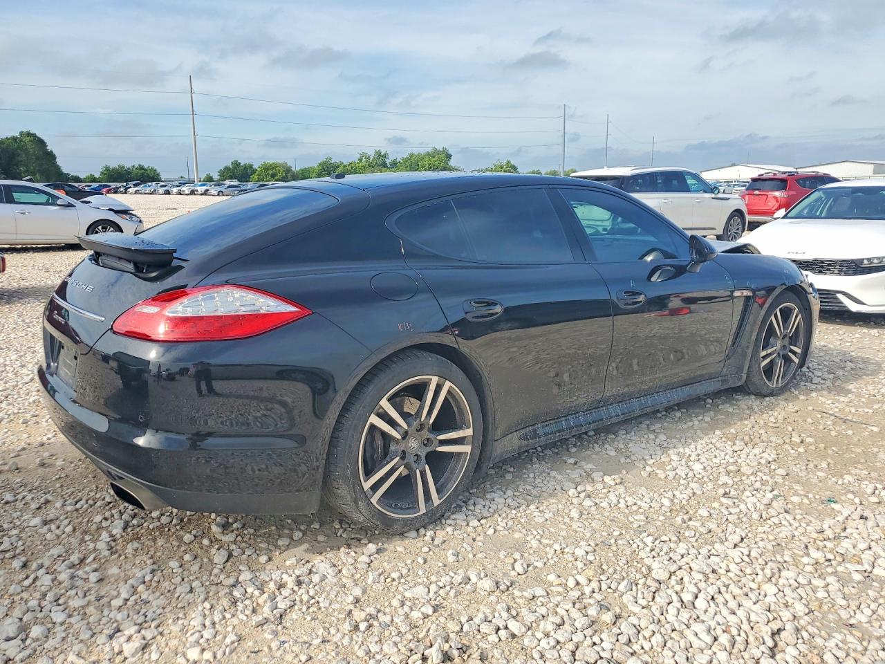 2011 Porsche Panamera 2 Black vin: WP0AA2A7XBL020718