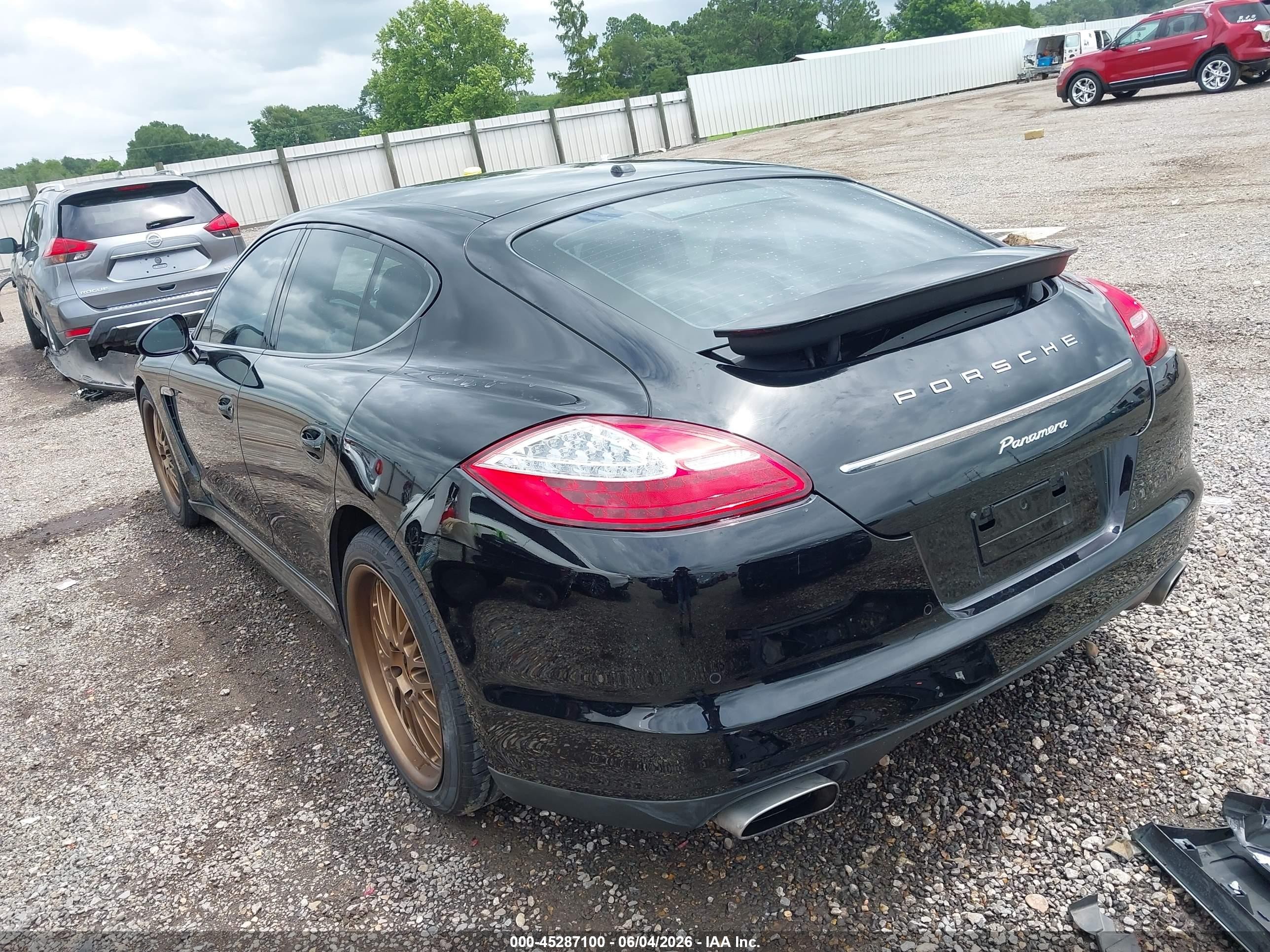 2013 Porsche Panamera   Черный vin: WP0AA2A7XDL012038