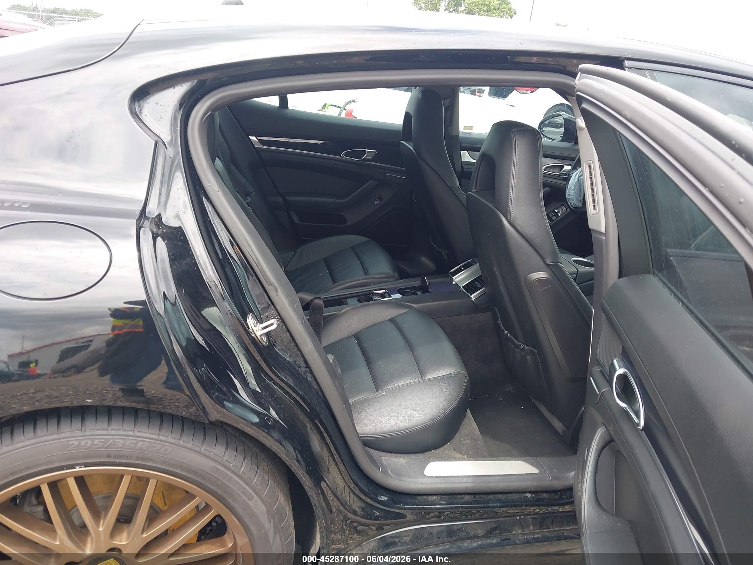 2013 Porsche Panamera   Черный vin: WP0AA2A7XDL012038