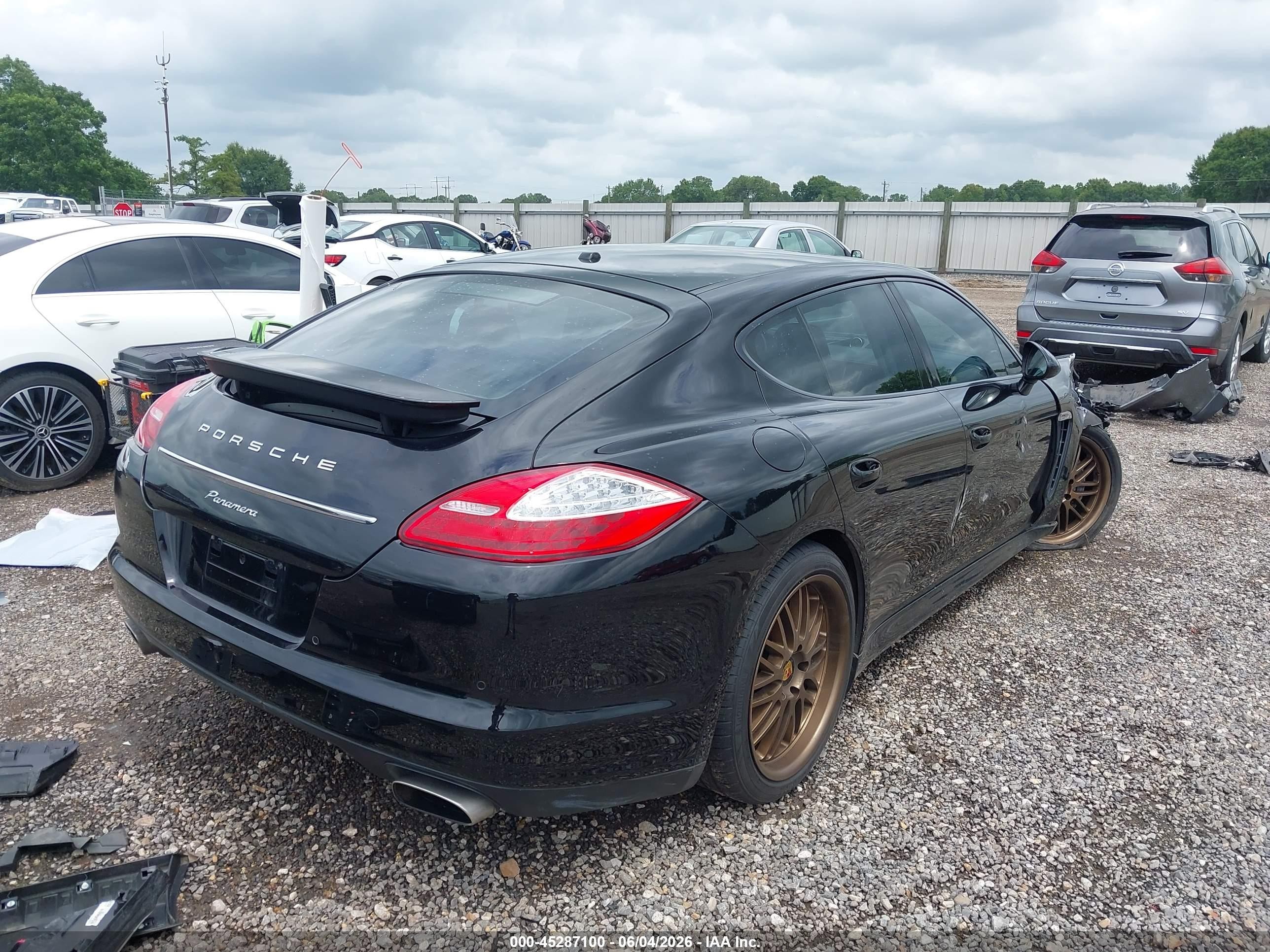 2013 Porsche Panamera   Черный vin: WP0AA2A7XDL012038