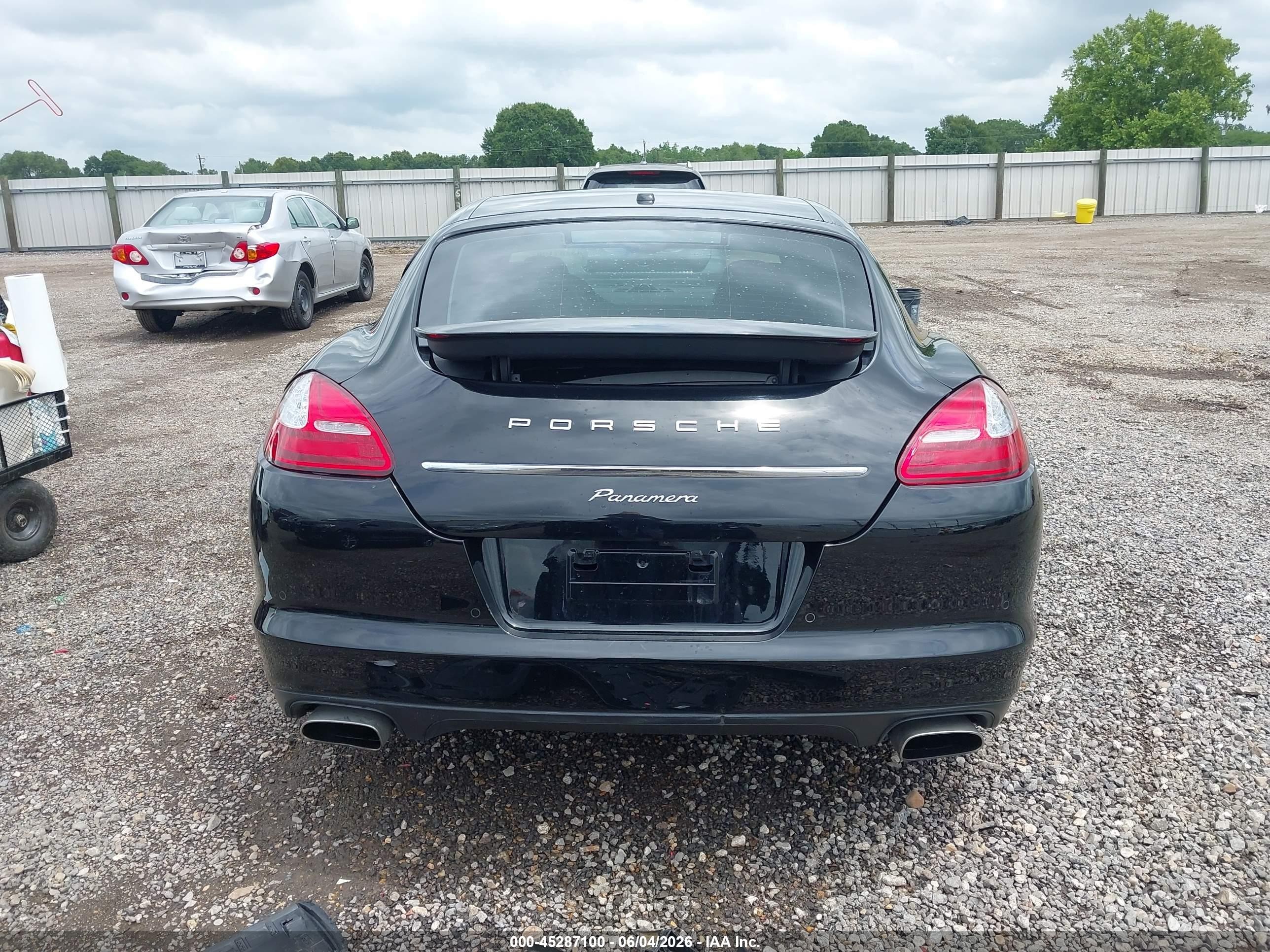 2013 Porsche Panamera   Черный vin: WP0AA2A7XDL012038
